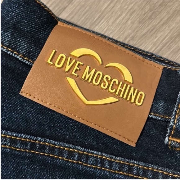 ❤️🔥FIRM PRICE❤️🔥 Authentic Love Moschino Straight Leg blue jeans - Picture 3 of 11